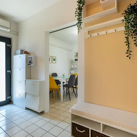 Apartament Two-bedroom App 'castegner' With Garden & Free Parking *