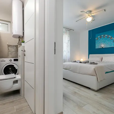 Two-bedroom App 'castegner' With Garden & Free Parking