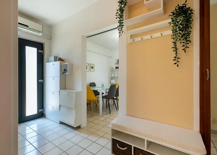 Διαμέρισμα 2b Castegner With Garden & Free Parking *