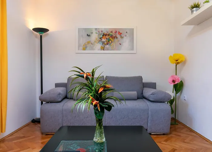 2b Castegner With Garden & Free Parking Πούλα