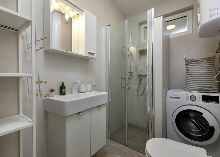 Διαμέρισμα 2b Castegner With Garden & Free Parking