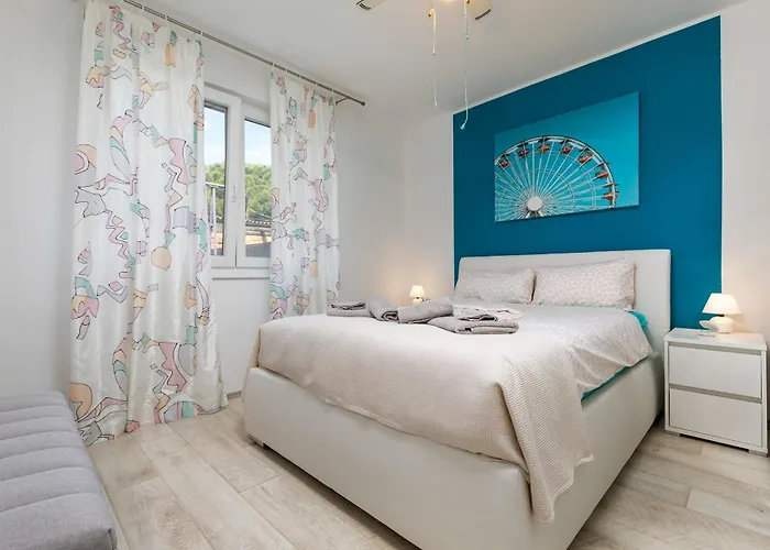 Διαμέρισμα 2b Castegner With Garden & Free Parking *