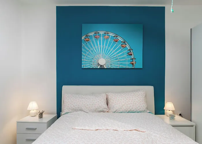 2b Castegner With Garden & Free Parking * Πούλα